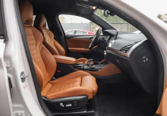 Подержанный автомобиль BMW X4 2020 года (30 фото)