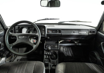 Подержанный автомобиль LADA (ВАЗ) 2105 2005 года (13 фото)