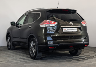 Подержанный автомобиль Nissan X-Trail 2016 года (7 фото)