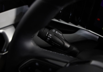 Подержанный автомобиль Geely Atlas 2024 года (17 фото)