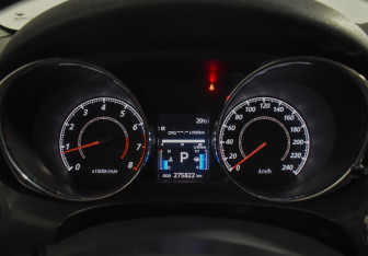 Подержанный автомобиль Citroen C4 Aircross 2012 года (17 фото)