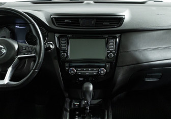 Подержанный автомобиль Nissan Qashqai 2021 года (14 фото)