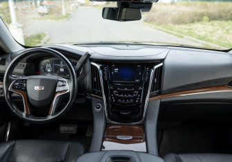 Подержанный автомобиль Cadillac Escalade Suv 2017 года (19 фото)