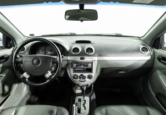 Подержанный автомобиль Chevrolet Lacetti Hatchback 2011 года (13 фото)