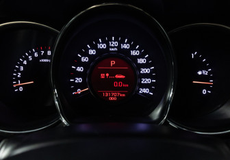 Подержанный автомобиль Kia Ceed Wagon 2016 года (12 фото)