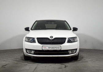 Подержанный автомобиль Skoda Octavia Liftback 2016 года (2 фото)