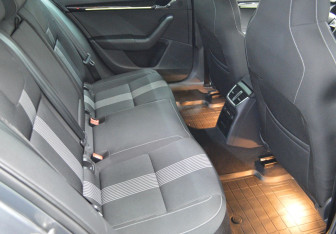 Подержанный автомобиль Skoda Octavia Liftback 2020 года (13 фото)