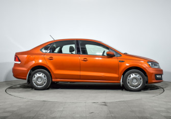 Подержанный автомобиль Volkswagen Polo Sedan 2016 года (4 фото)