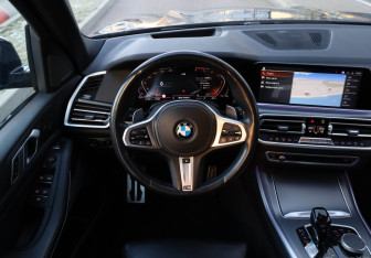 Подержанный автомобиль BMW X5 2020 года (28 фото)