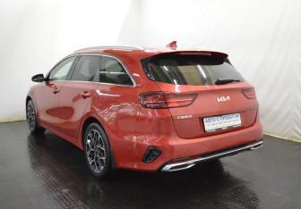 Подержанный автомобиль Kia Ceed Wagon 2021 года (7 фото)