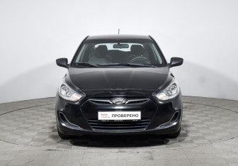 Подержанный автомобиль Hyundai Solaris Hatchback 2011 года (2 фото)