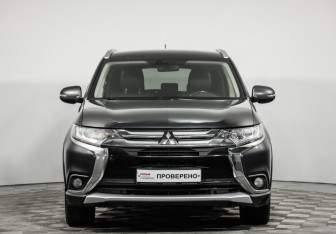 Подержанный автомобиль Mitsubishi Outlander 2016 года (2 фото)