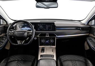Подержанный автомобиль Exeed TXL 2023 года (12 фото)