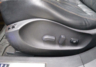 Подержанный автомобиль Infiniti QX70 2013 года (19 фото)