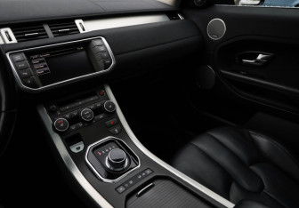 Подержанный автомобиль Land Rover Range Rover Evoque 2014 года (22 фото)