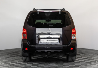 Подержанный автомобиль Nissan Pathfinder 2010 года (6 фото)
