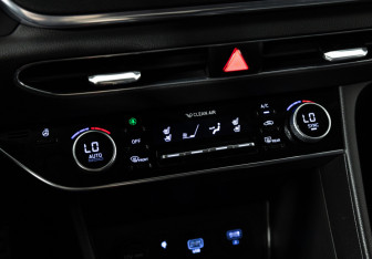Подержанный автомобиль Hyundai Sonata 2020 года (21 фото)