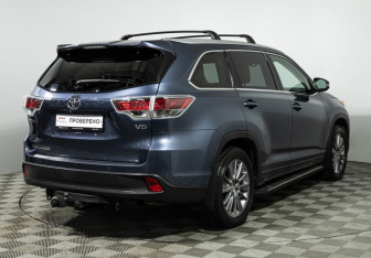 Подержанный автомобиль Toyota Highlander 2014 года (5 фото)