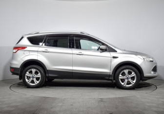 Подержанный автомобиль Ford Kuga 2013 года (4 фото)