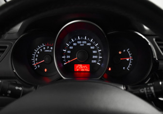 Подержанный автомобиль Kia Rio Hatchback 2017 года (17 фото)