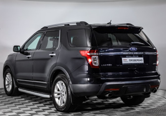Подержанный автомобиль Ford Explorer 2013 года (7 фото)