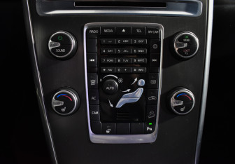 Подержанный автомобиль Volvo XC60 2014 года (15 фото)