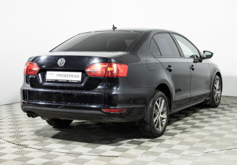 Подержанный автомобиль Volkswagen Jetta Sedan 2013 года (5 фото)
