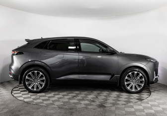 Подержанный автомобиль Changan UNI-K 2023 года (5 фото)