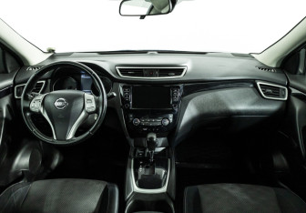 Подержанный автомобиль Nissan Qashqai 2014 года (13 фото)