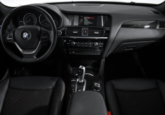 Подержанный автомобиль BMW X3 2017 года (16 фото)