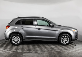 Подержанный автомобиль Mitsubishi ASX 2013 года (4 фото)