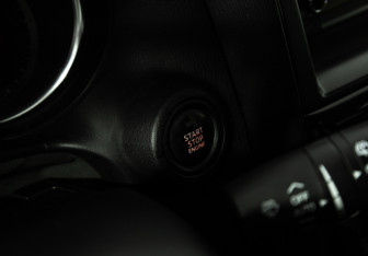 Подержанный автомобиль Mazda CX-5 2012 года (17 фото)