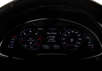 Подержанный автомобиль Audi Q7 2015 года (32 фото)