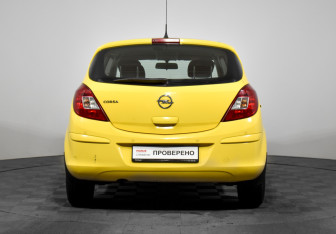 Подержанный автомобиль Opel Corsa 2013 года (6 фото)