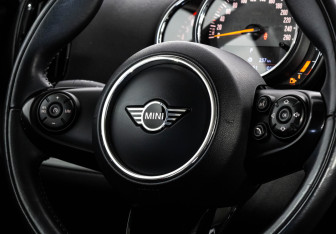 Подержанный автомобиль MINI Countryman 2018 года (12 фото)