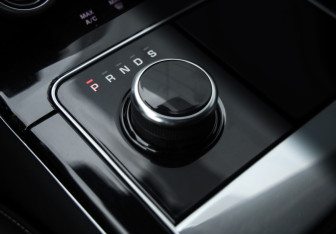 Подержанный автомобиль Land Rover Range Rover Velar 2018 года (21 фото)