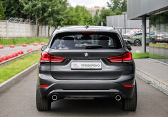 Подержанный автомобиль BMW X1 2019 года (7 фото)