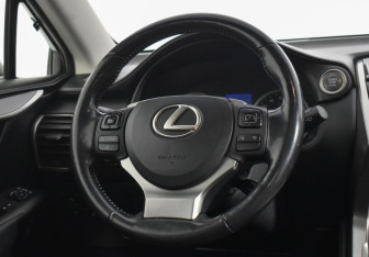 Подержанный автомобиль Lexus NX 2016 года (14 фото)