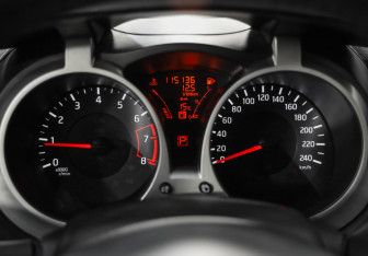 Подержанный автомобиль Nissan Juke 2012 года (13 фото)