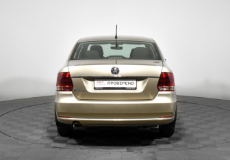 Подержанный автомобиль Volkswagen Polo Sedan 2016 года (6 фото)