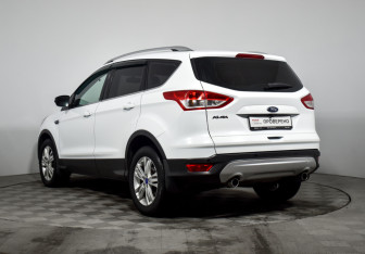 Подержанный автомобиль Ford Kuga 2015 года (7 фото)