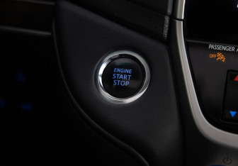 Подержанный автомобиль Toyota Land Cruiser Suv 2016 года (17 фото)