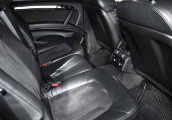 Подержанный автомобиль Audi Q7 2013 года (13 фото)