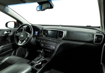 Подержанный автомобиль Kia Sportage 2019 года (9 фото)