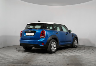 Подержанный автомобиль MINI Countryman 2017 года (5 фото)