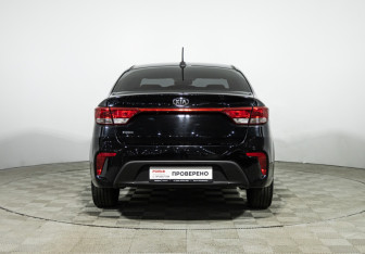 Подержанный автомобиль Kia Rio Sedan 2019 года (6 фото)