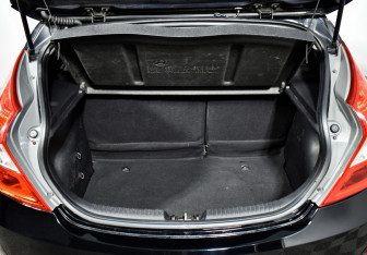 Подержанный автомобиль Hyundai Solaris Hatchback 2013 года (16 фото)