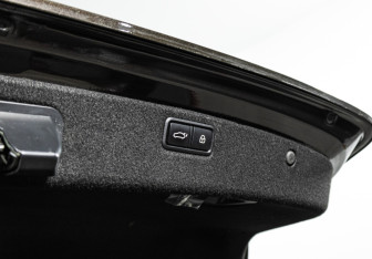 Подержанный автомобиль Hyundai Genesis 2015 года (27 фото)