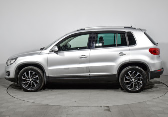 Подержанный автомобиль Volkswagen Tiguan 2012 года (8 фото)