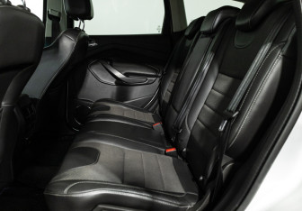 Подержанный автомобиль Ford Kuga 2013 года (10 фото)
